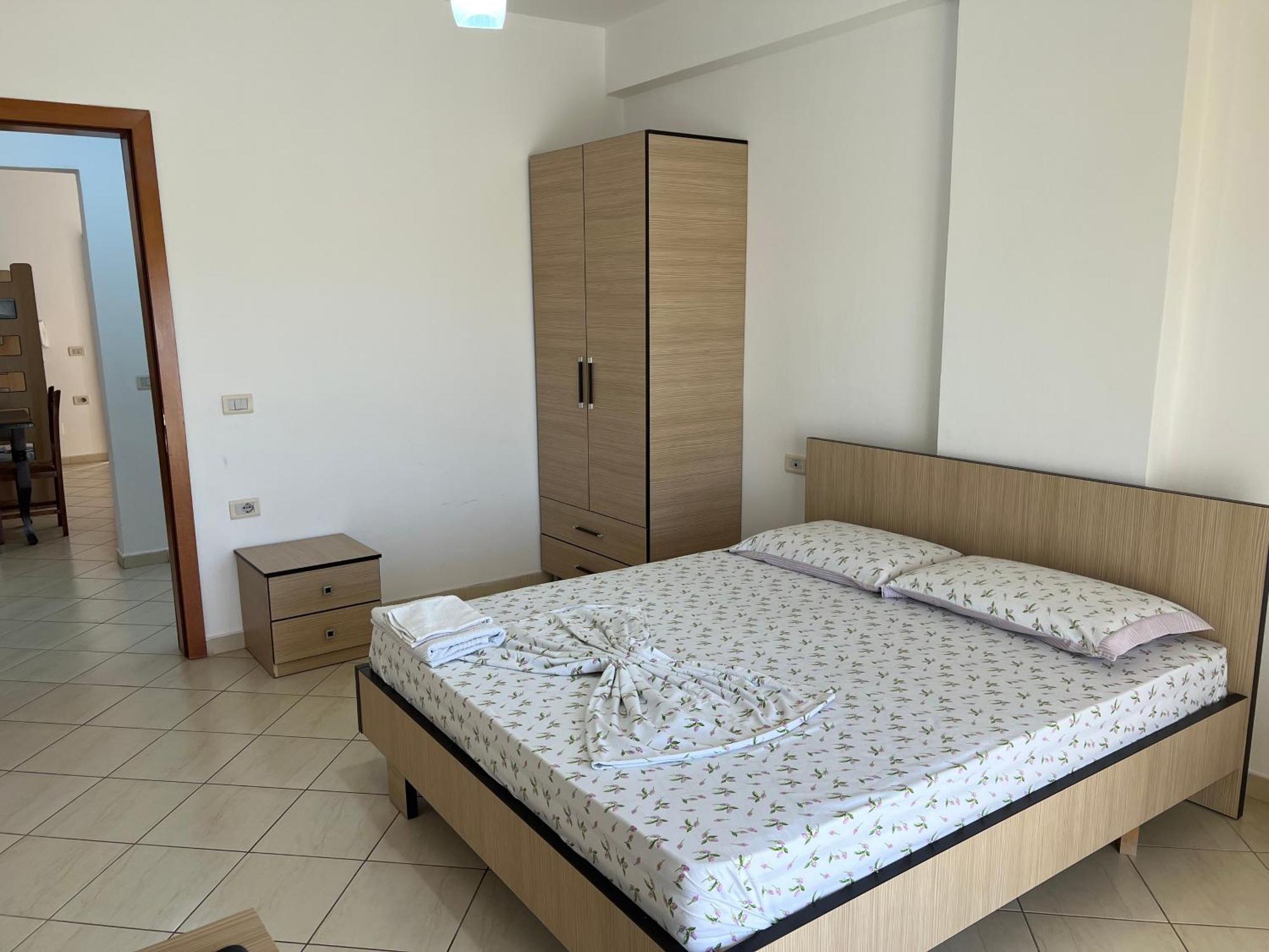 Hotel Celaj Vlore Bagian luar foto