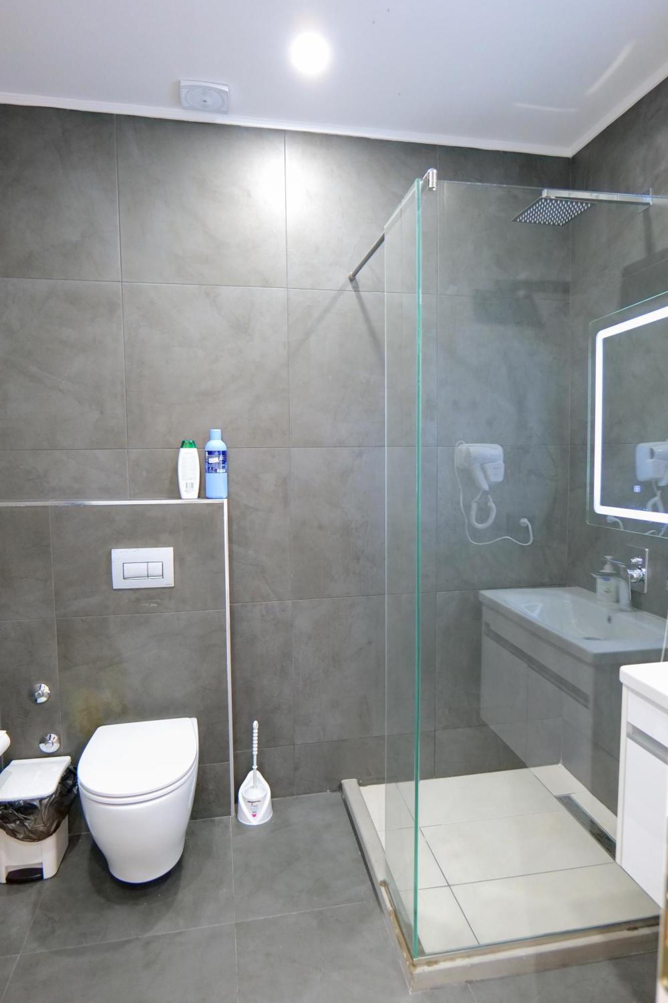 Hotel Celaj Vlore Bagian luar foto