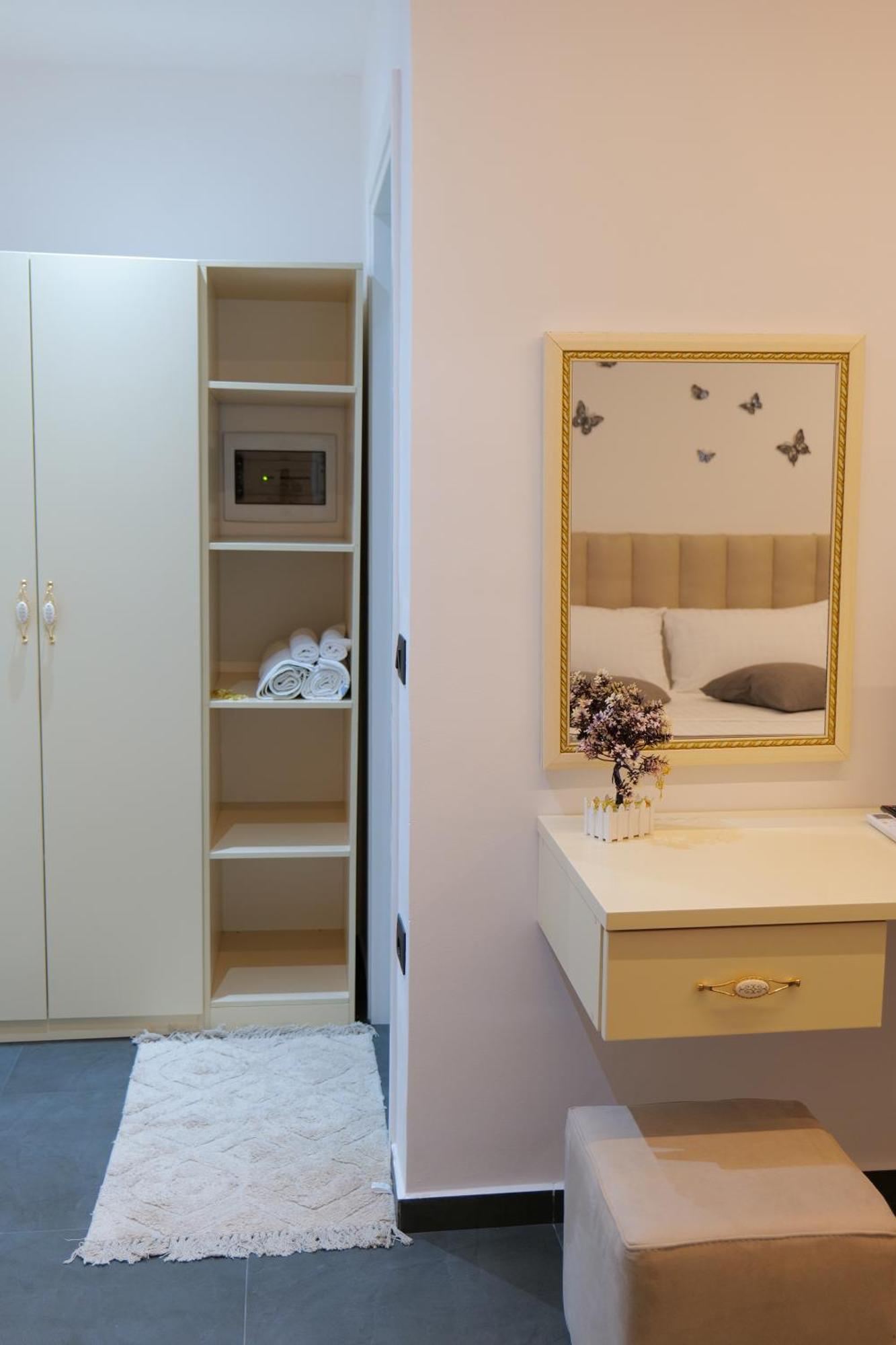 Hotel Celaj Vlore Bagian luar foto