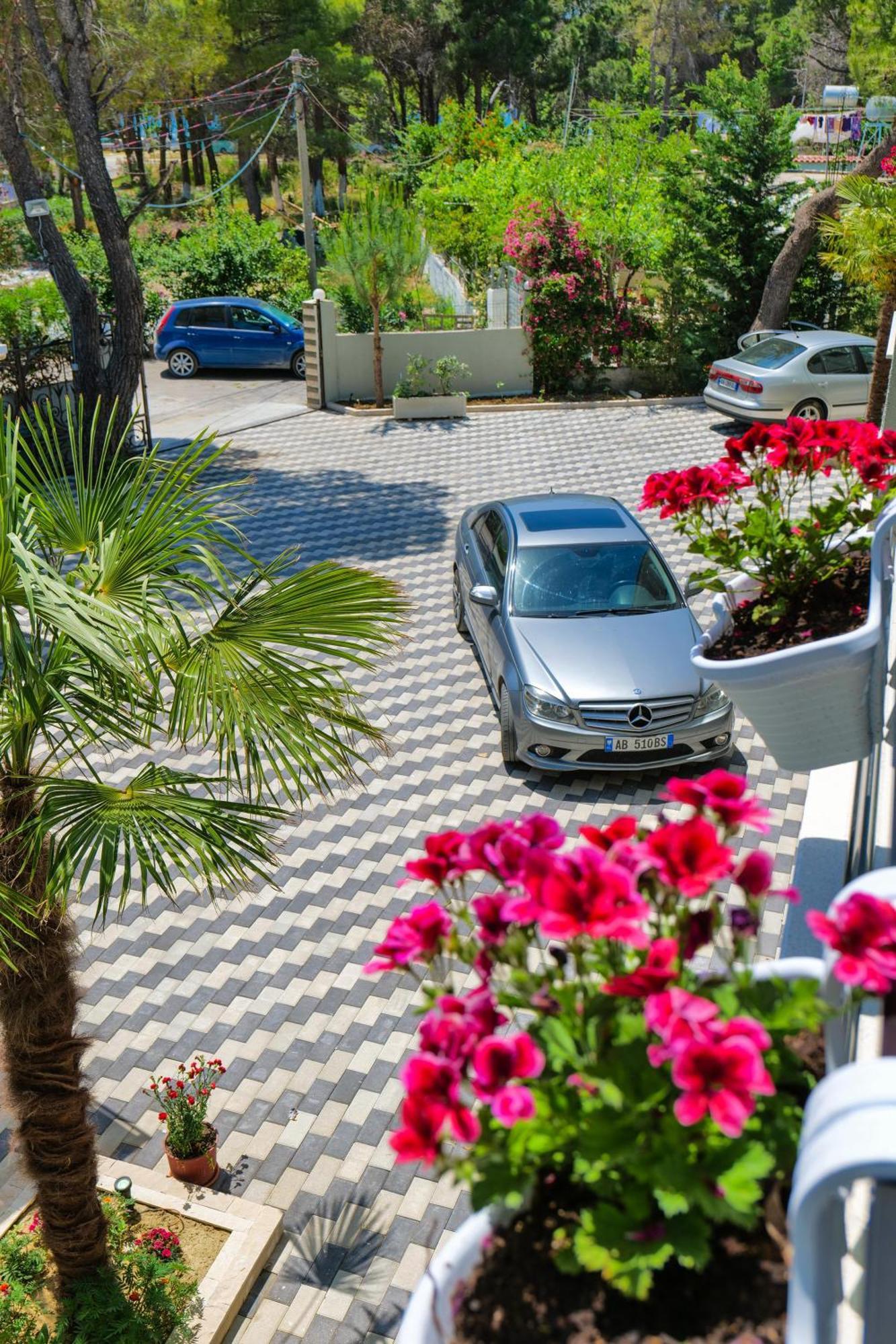 Hotel Celaj Vlore Bagian luar foto