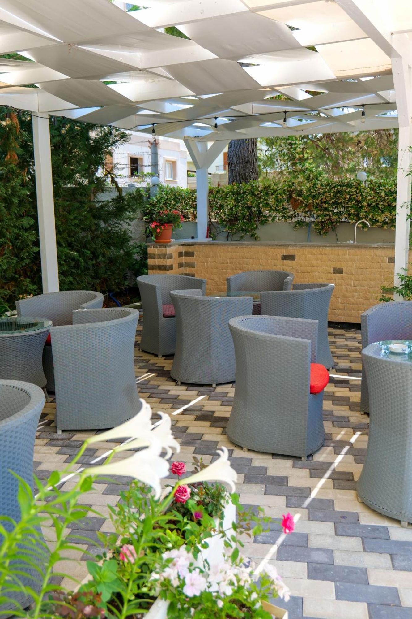 Hotel Celaj Vlore Bagian luar foto