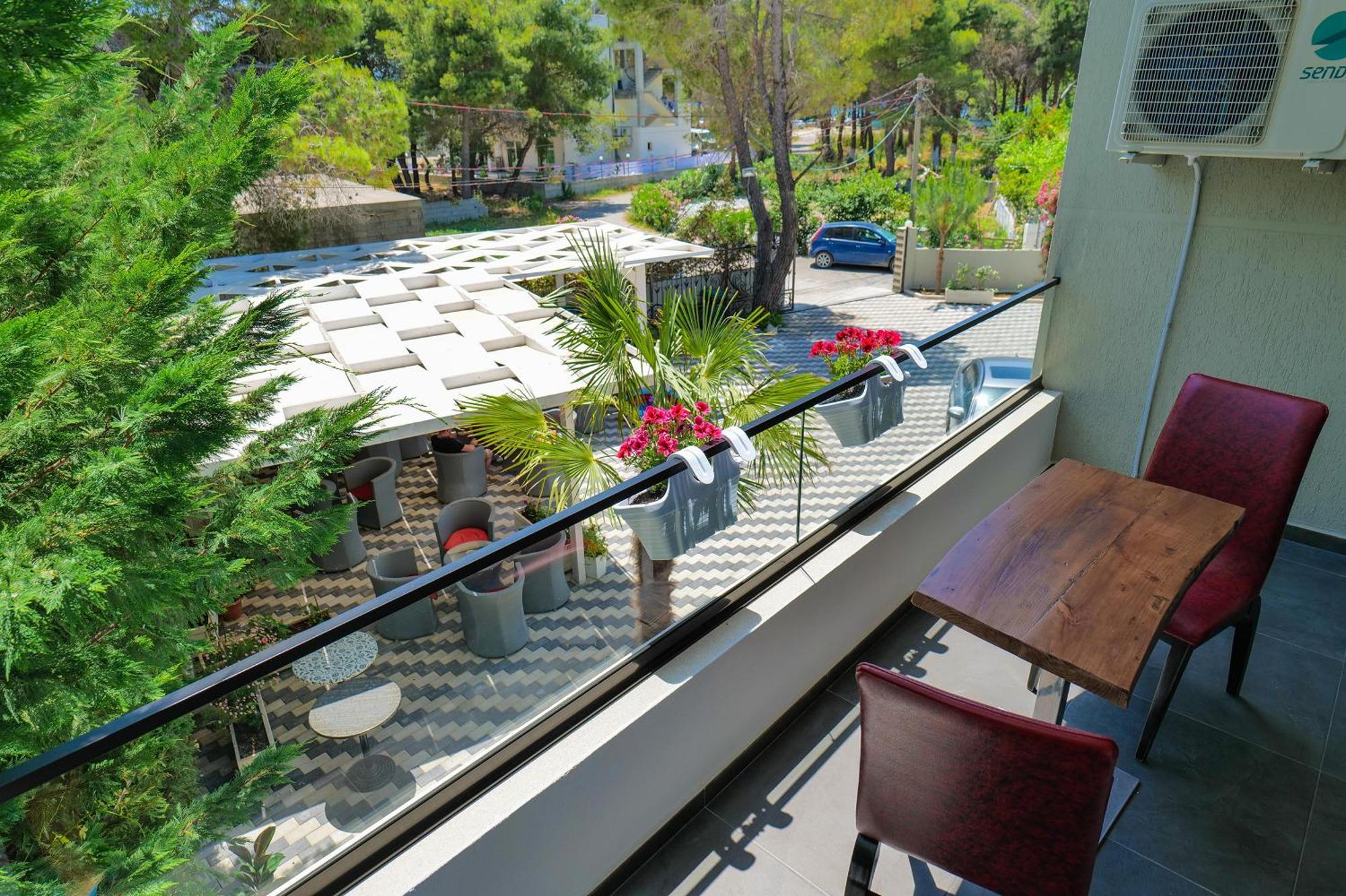 Hotel Celaj Vlore Bagian luar foto